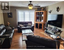 Living room - 168 Moneta Avenue, Timmins, ON P4N8L6 Photo 4