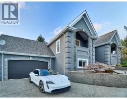 Bathroom - 301 Mount Royal Pl, Nanaimo, BC V9R6A4 Photo 3