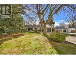Kitchen - 23 Denham Drive, Richmond Hill, ON L4C6H6 Photo 4
