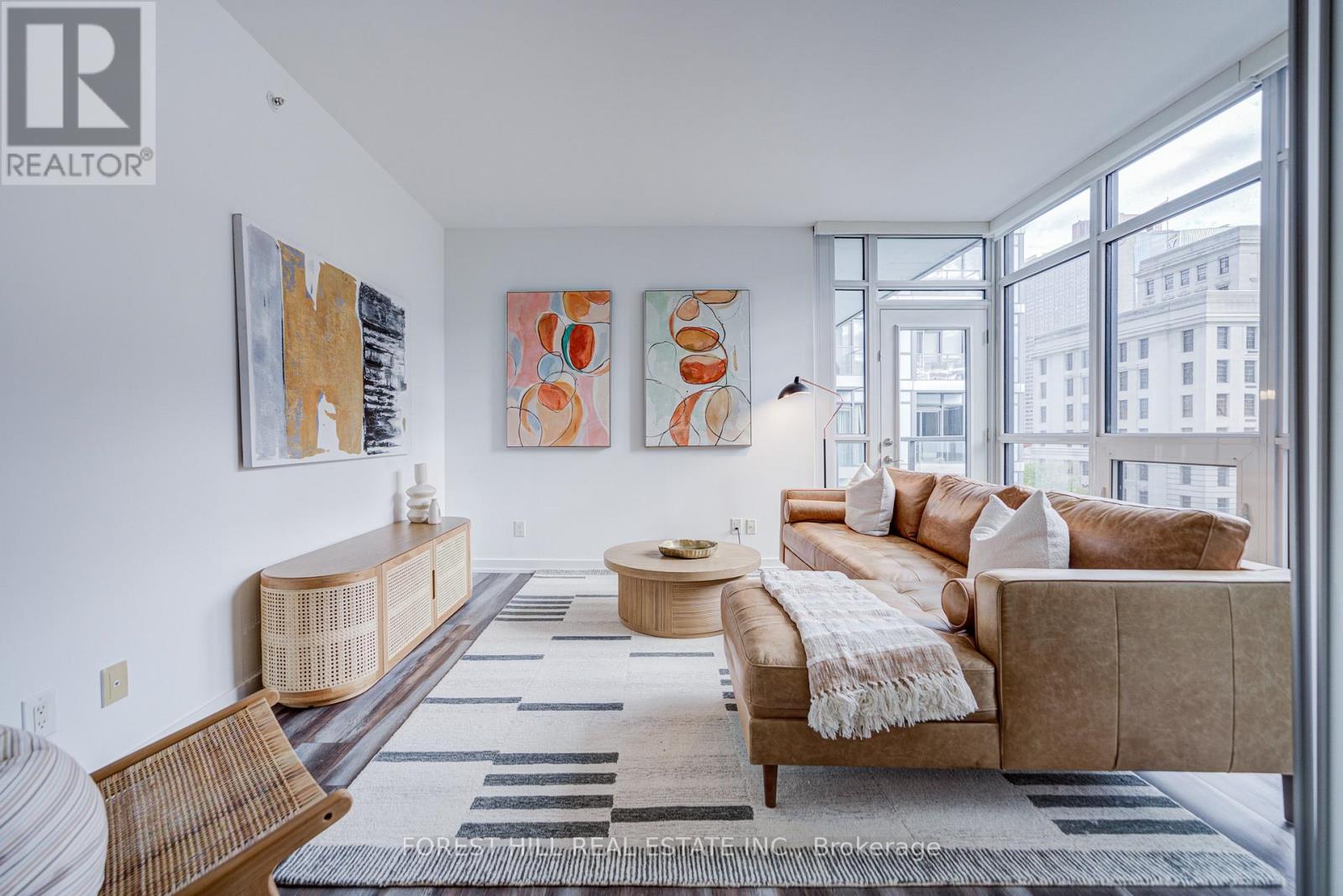 701 210 Simcoe Street