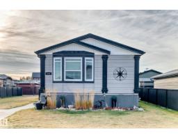 Dining room - 115 Hawthorn Dr, Morinville, AB T8R2P7 Photo 2