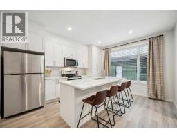 4pc Bathroom - 218 Vantage Drive, Cochrane, AB T4C3G5 Photo 3