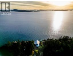 37189 Schooner Way, Pender Island, BC V0N2M2 Photo 2