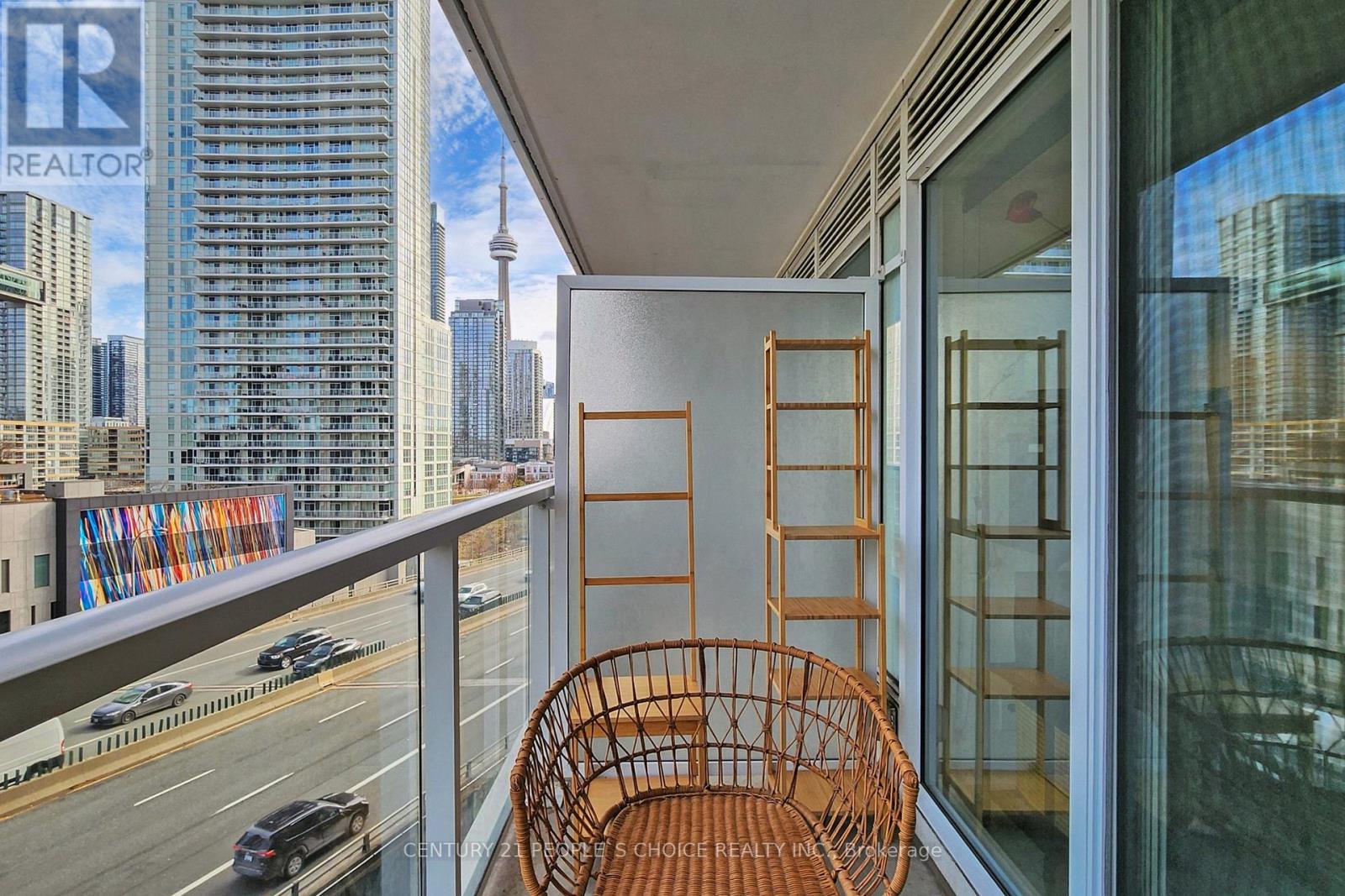 1006 17 Bathurst Street Nw