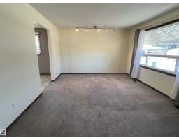 Primary Bedroom - 9611 104 St, Morinville, AB T8R1C9 Photo 4