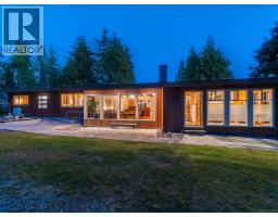 Living room - 410 17th Ave, Sointula, BC V0N3E0 Photo 4