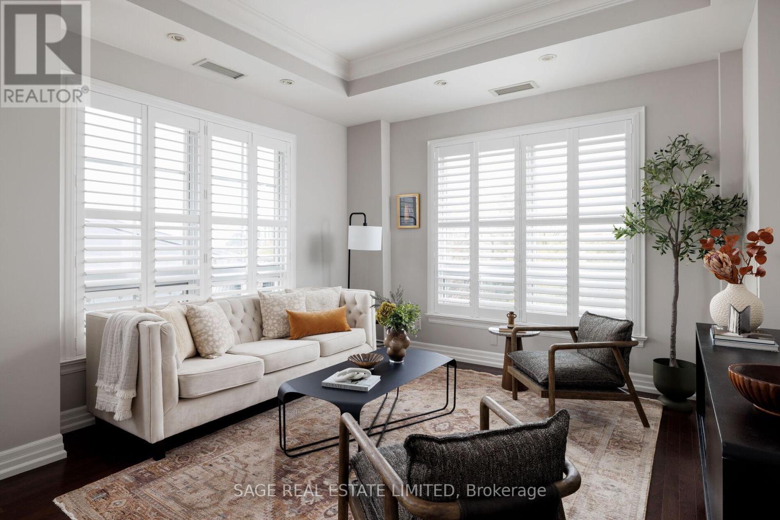 416 21 Burkebrook Place