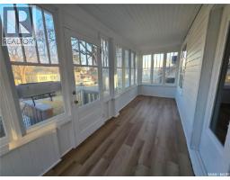 Dining room - 430 2nd Avenue Ne, Swift Current, SK S9H2E4 Photo 2