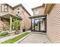 Kitchen - 3956 Bentridge Road, Mississauga, ON L5N7V8 Photo 3