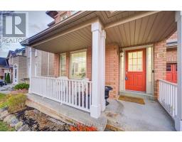 Dining room - 18 Primrose Path Crescent, Markham, ON L3S4A9 Photo 2