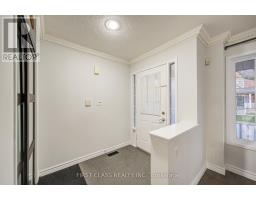 Family room - 18 Primrose Path Crescent, Markham, ON L3S4A9 Photo 3