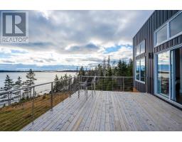 200 Middle Road, Image 3