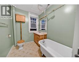 Bedroom - 892 9th Avenue, Fernie, BC V0B1M5 Photo 5