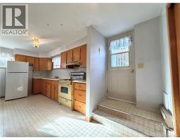 Bath (# pieces 1-6) - 408 Princess, Bathurst, NB E2A2R8 Photo 2