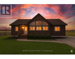 Living room - 43841 Cranbrook Road, Huron East, ON N0G1H0 Photo 2