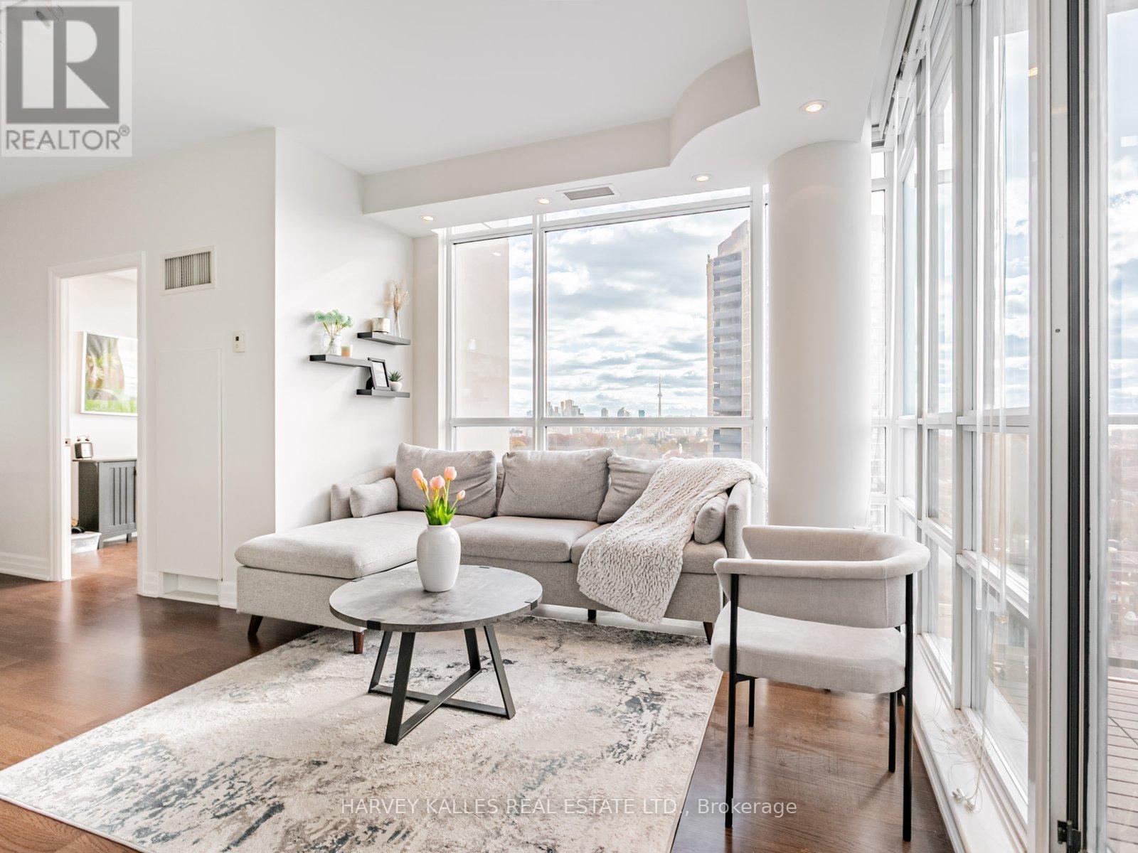 1001 500 St Clair Avenue W