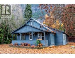 Full bathroom - 4638 Samuelson Road, Canyon, BC V0B1C1 Photo 5
