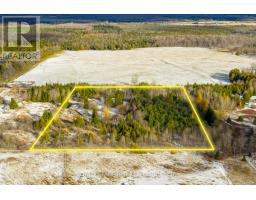 Living room - 573106 Southgate Sideroad 57, Southgate, ON N0C1K0 Photo 2