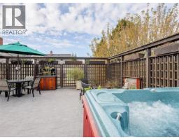 Kitchen - 1152 Chapman St, Victoria, BC V8V2T6 Photo 3