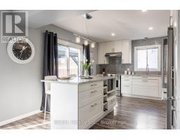 Living room - 259 Vansickle Road, St Catharines, ON L2S2S9 Photo 3