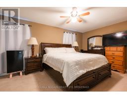 Primary Bedroom - 201 Windsor Street, Welland, ON L3C7E3 Photo 4