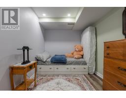 Bedroom 2 - 201 Windsor Street, Welland, ON L3C7E3 Photo 5