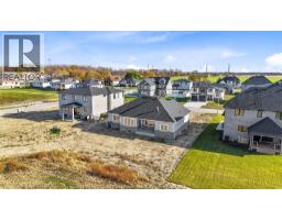 4438 Belmont, Image 3