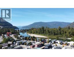 Living room - 1383 Silver Sands Road Unit 129, Sicamous, BC V0E2V4 Photo 5