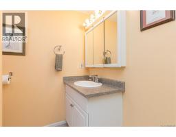 Living room - 3955 Valewood Dr, Nanaimo, BC V9T6B9 Photo 2