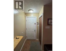 Living room - 97 Dorothy Street, Regina, SK S4T7B2 Photo 2