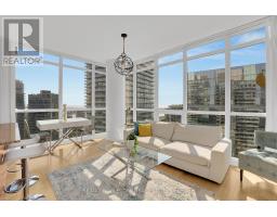 4407 55 Bremner Boulevard, Image 2