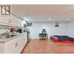 90 Meighen Avenue, Image 3