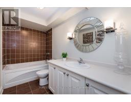 Kitchen - 10 10 Invermara Court, Orillia, ON L3V0B7 Photo 4