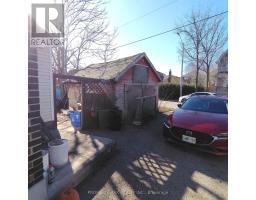 Living room - 304 West Scugog Lane, Clarington, ON L1C3K2 Photo 3