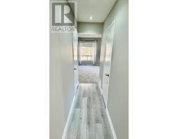 16 Franklin Court, Image 3