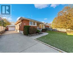 Bathroom - 20 Burwell Avenue, Hamilton, ON L8G3L7 Photo 2