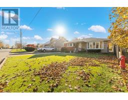 Kitchen - 20 Burwell Avenue, Hamilton, ON L8G3L7 Photo 4