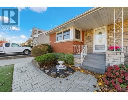 Primary Bedroom - 20 Burwell Avenue, Hamilton, ON L8G3L7 Photo 5
