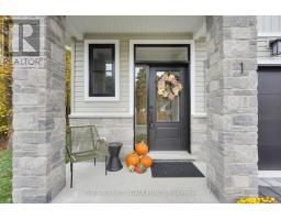 Kitchen - 1 279 Hill Street, Central Elgin, ON N5L0C4 Photo 4