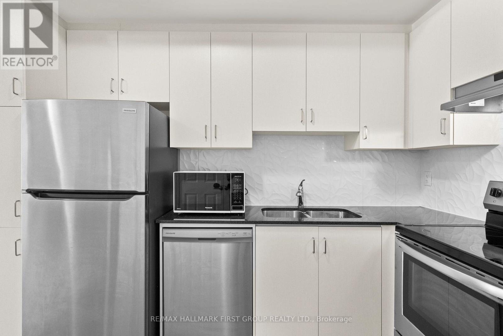 522 2791 Eglinton Avenue E