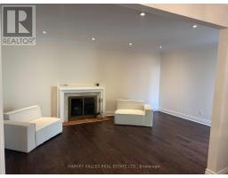 Kitchen - 62 Dersingham Crescent, Markham, ON L3T4E8 Photo 3