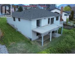 Primary Bedroom - 1507 Alta Vista Road, Kelowna, BC V1Y6K9 Photo 5