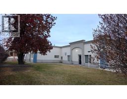 5414 43 Street, Red Deer, AB T4N1C9 Photo 2