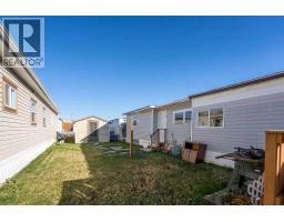 Kitchen - 19 5853 4 Street, Claresholm, AB T0L0T0 Photo 4