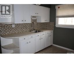 Bedroom - 764 Fairford Street E, Moose Jaw, SK S6H0G2 Photo 3