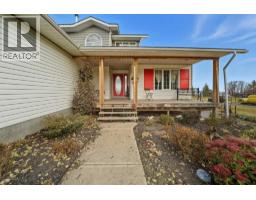 Dining room - 36 41513 Range Road 13, Rural Lacombe County, AB T0M0J0 Photo 4