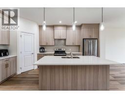 Kitchen - 3222 Chinook Winds Drive Sw, Airdrie, AB T4B0R7 Photo 4