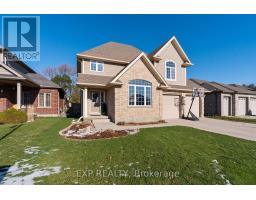 Living room - 102 Joseph Street, Lucan Biddulph, ON N0M2J0 Photo 2