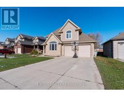 Recreational, Games room - 102 Joseph Street, Lucan Biddulph, ON N0M2J0 Photo 3