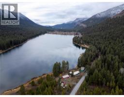 4pc Bathroom - 11805 Fountain Valley Road, Lillooet, BC V0K1V0 Photo 4